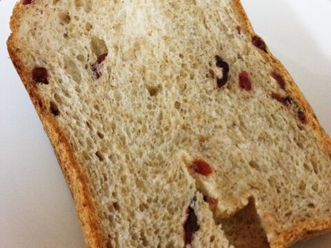 HB 全粒粉50% クランベリー食パン